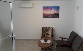 Two Bedroom Apartment Near The Sea